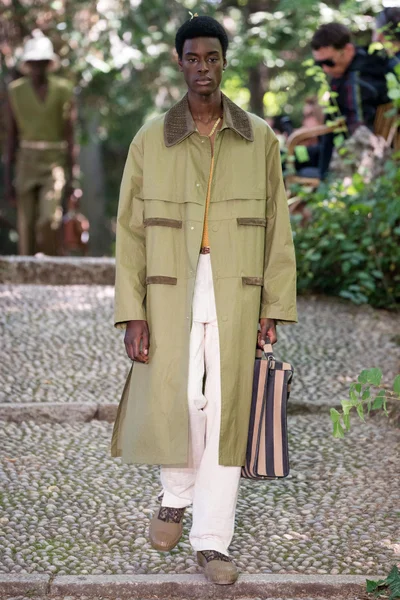 Look 2